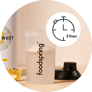 Si vous utilisez un shaker : secouez pendant 30 secondes, puis attendez que la mousse se dissipe